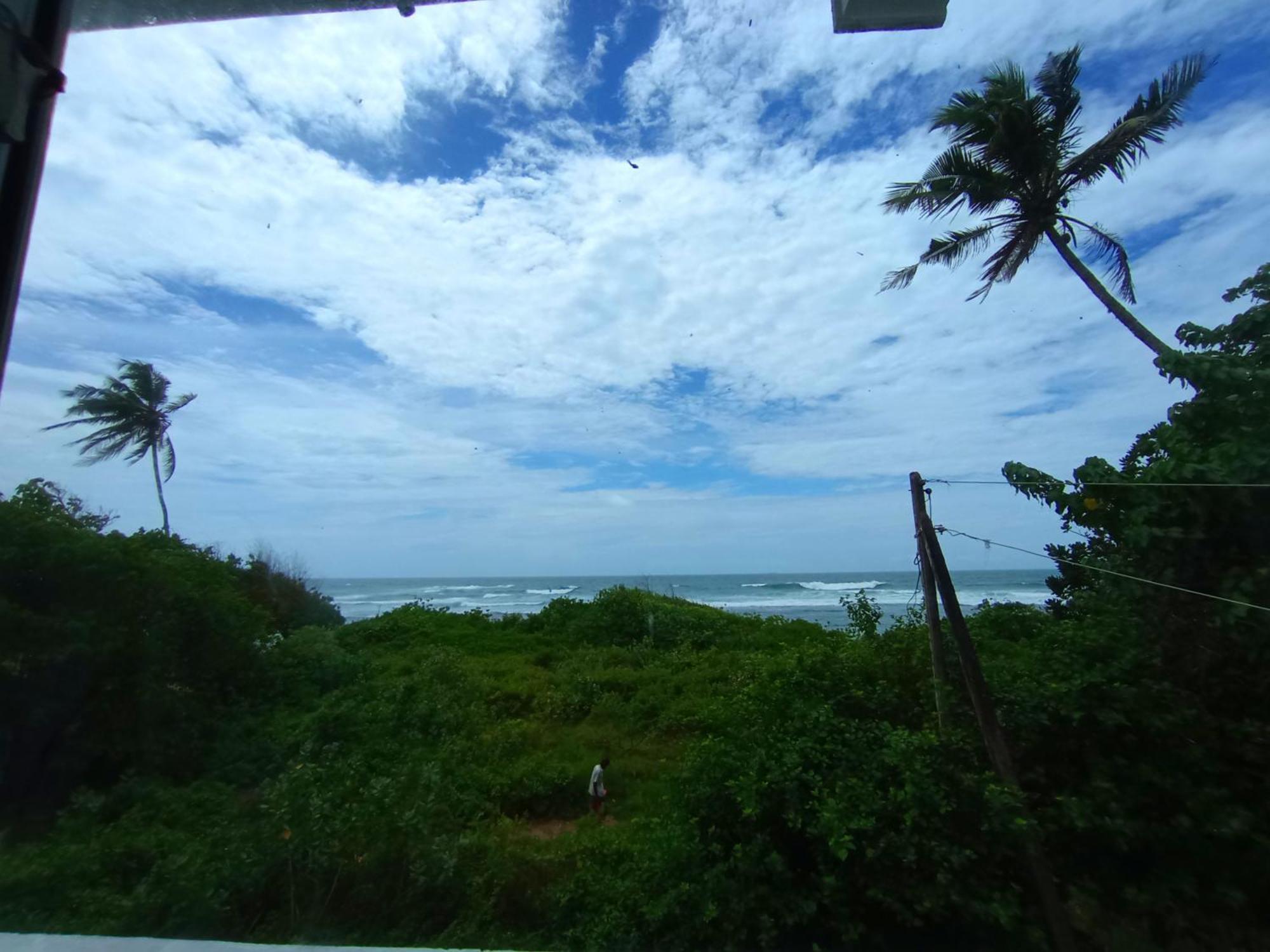 Blue Waves Ocean Mirissa Hotel Exterior foto